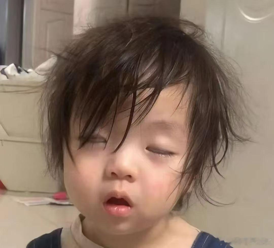 再也不选这么早的航班了！[泪]  ​​​