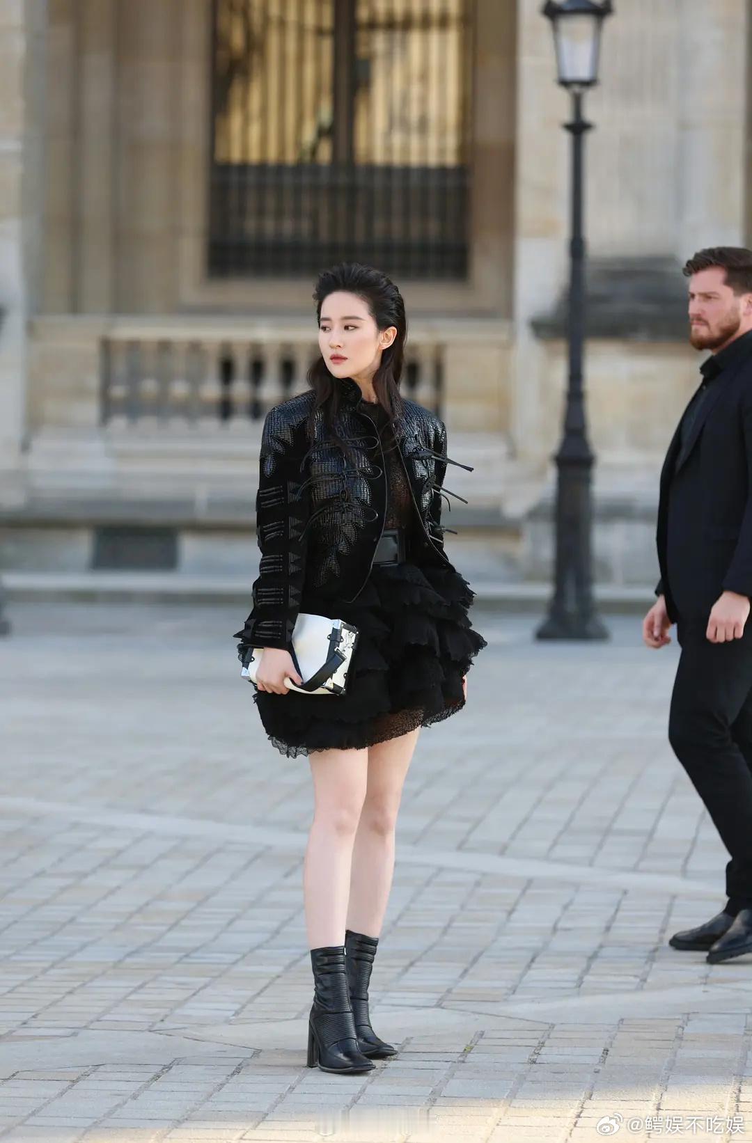 刘亦菲还是p这么大，精修图和视频生图也差太多了吧 ​​​