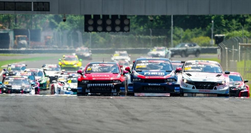 规模创CTCC本赛季新高,19台TCR赛车登陆鄂尔多斯，领克直面多国强敌!
本周