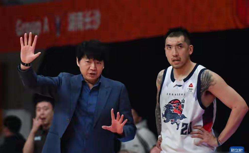 18万年薪状元，熬成首发奇兵对阵吉林的赛场，邱彪大手一挥，他首发了，当聚光灯第一