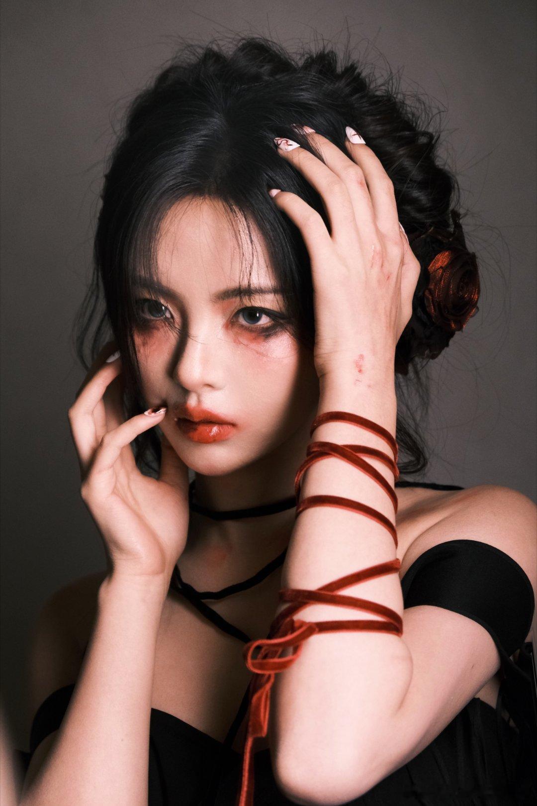 杨超越[超话]杨超越阿珍 [舔屏]杨超越喜剧之王 [舔屏]杨超越  独自走过苍苍