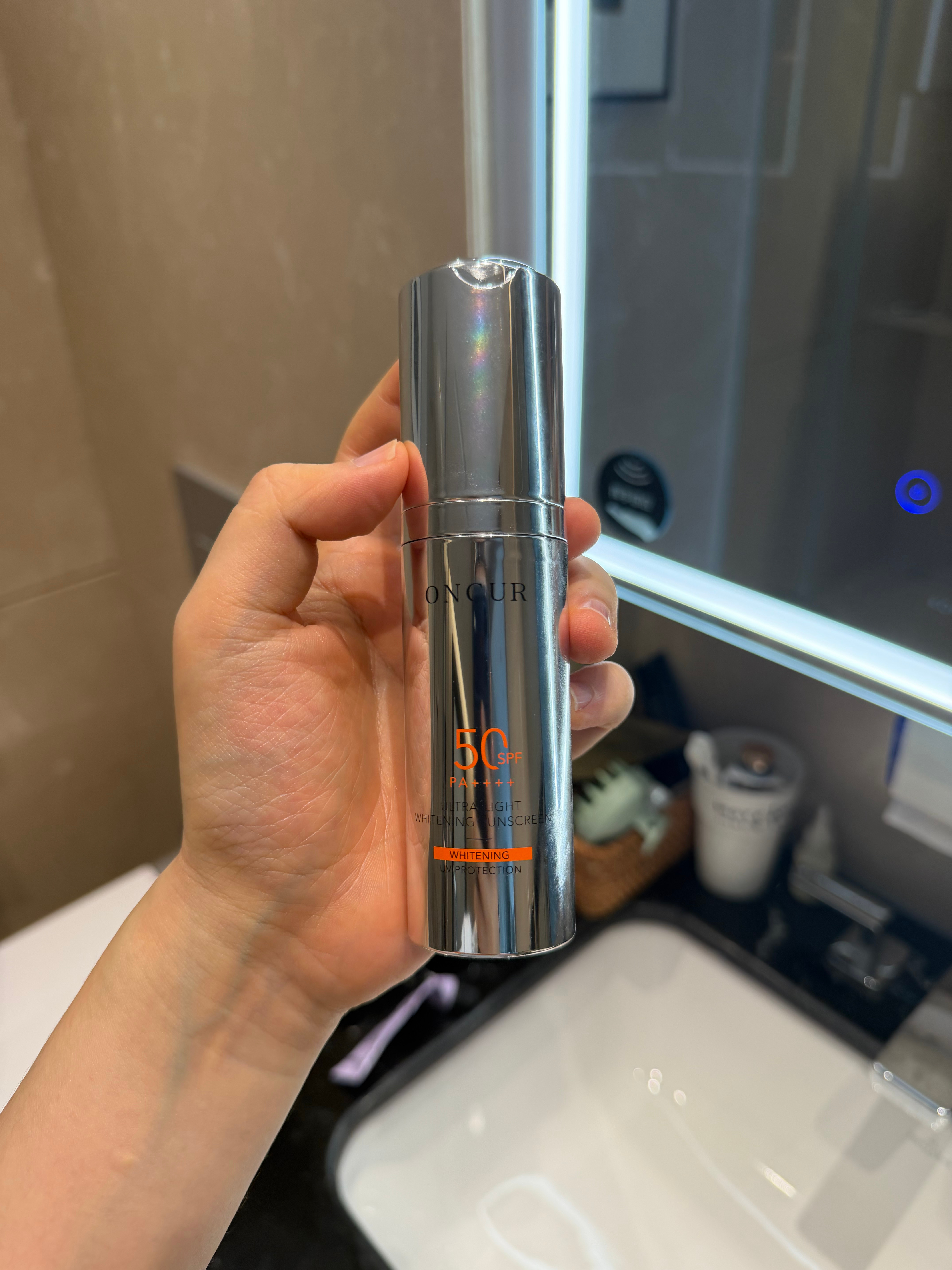 你们要舍得用的话，oncur这个美白防晒你可以脸和身体一起用的，效果非常好本身就