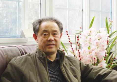 晚节不保！
卖惨也没用！
徐湖平别倚老卖老！


徐湖平今年八十二岁，
现在身体