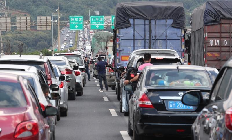 春节返程高峰来了，云南高速充电可得留意。云南省交通运输厅预测，返程时滇中、滇西北