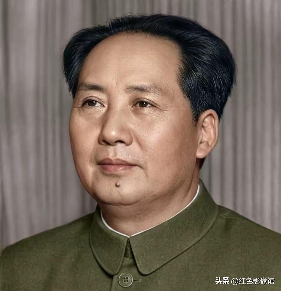 路过的朋友，停留片刻，请给这位伟大的老人送朵花[玫瑰][玫瑰][玫瑰][玫瑰]