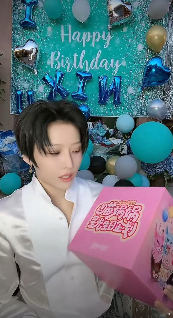 刘雨昕 第一次看到这么可爱的王濛 王濛在浪姐舞台上的表现，确实让很多人看到了她不