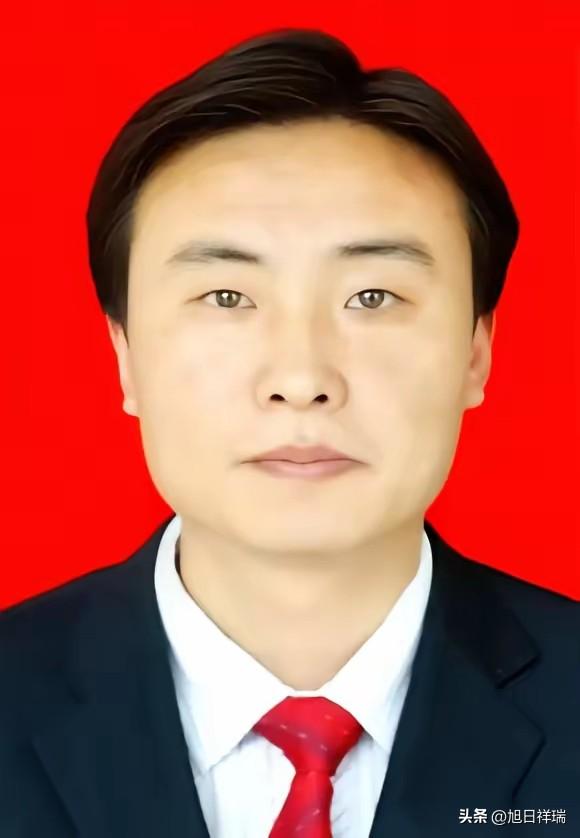 一个79年出生的师专生，硬生生把一个县城中学，带成一本率超60%的“神仙学校”，