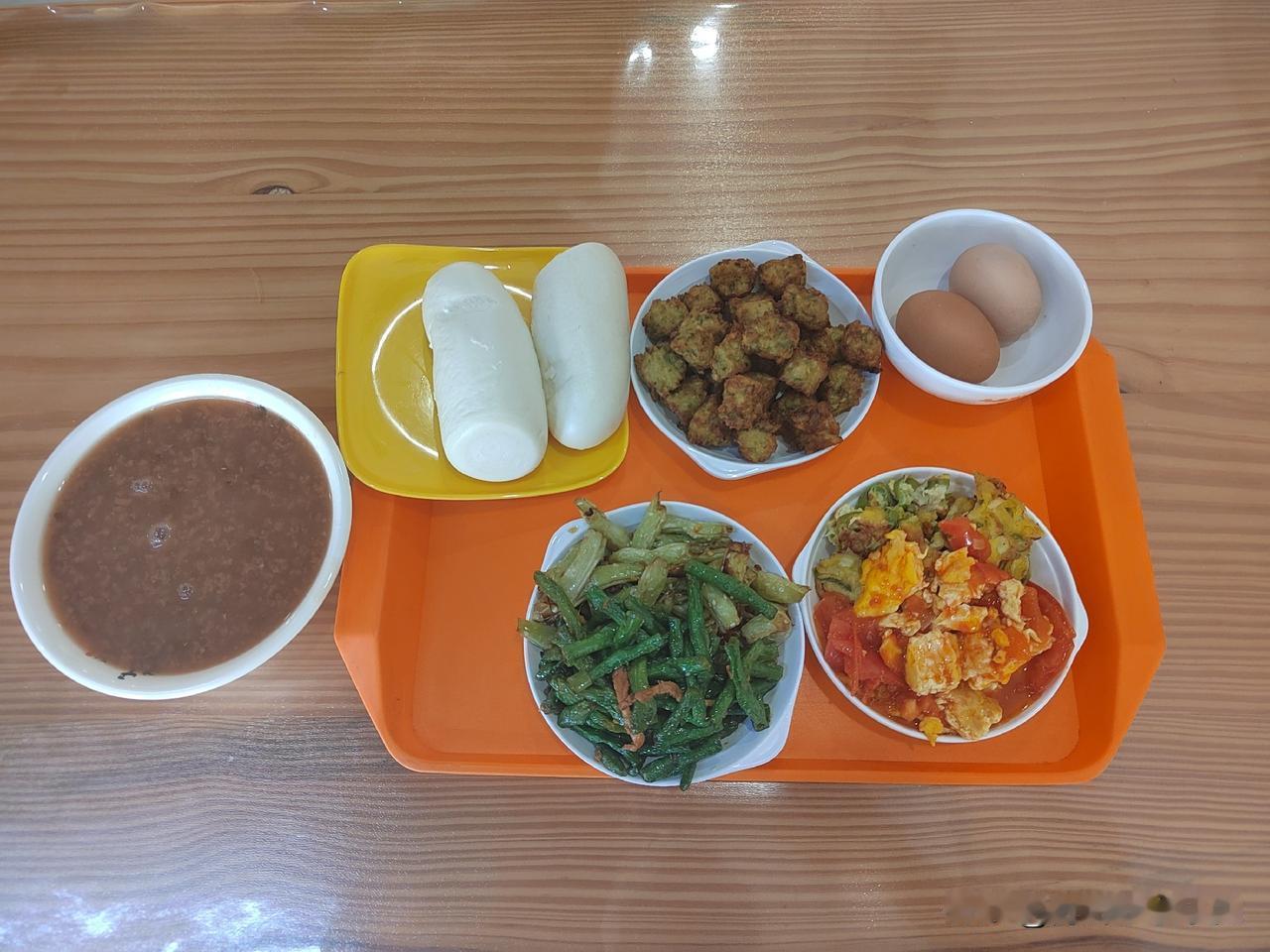 在淄博张店百味源快餐西四路/张桓路店，吃辣椒炒鸡蛋竟吃出蛋壳皮，还喇了嗓子眼，这