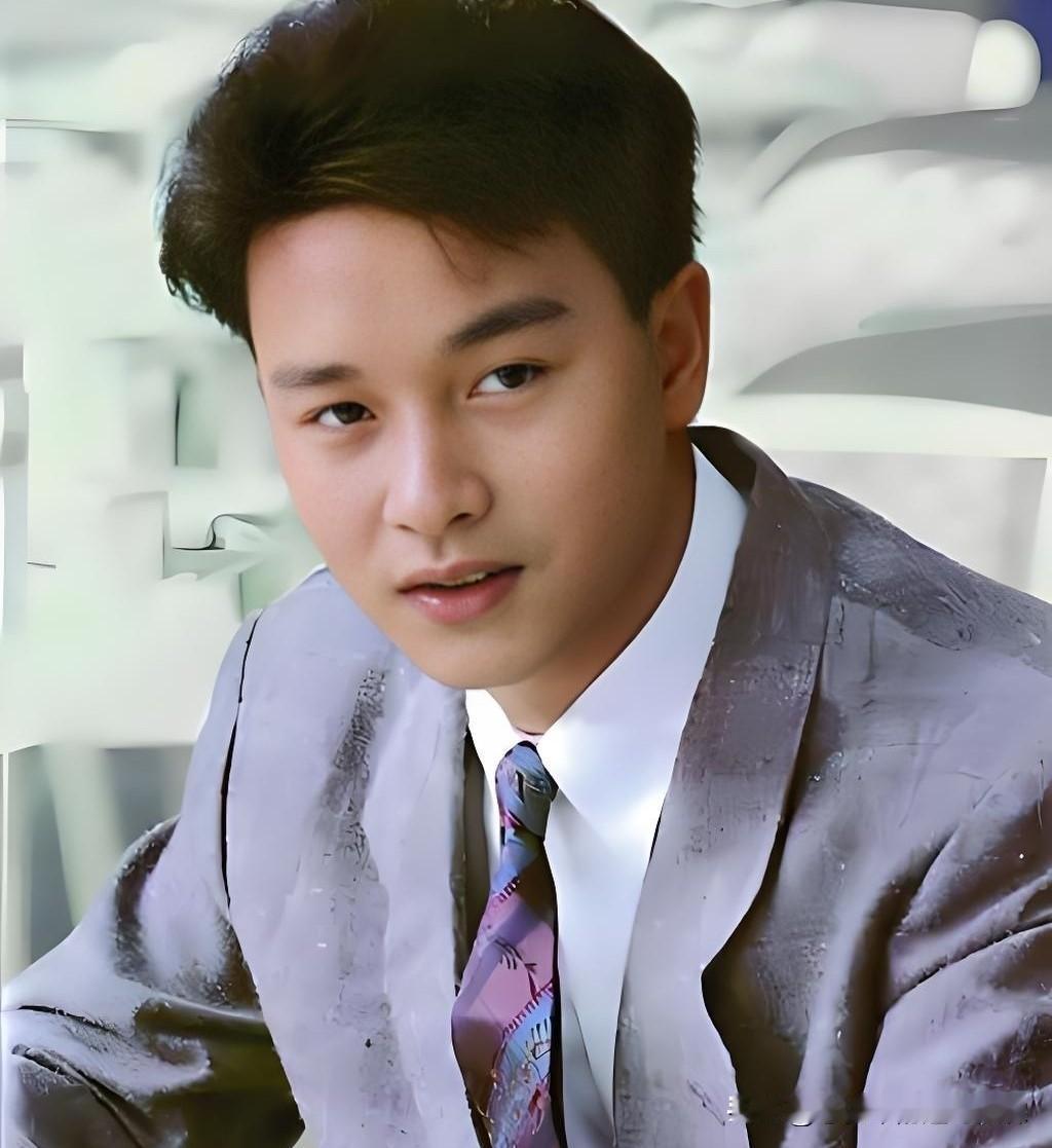 这俩长得像吗？听说某些角度还有那么点类似的哈哈哈!