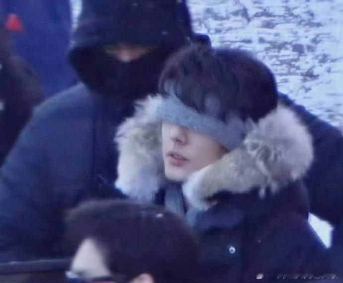 蒙眼的肖战肖战蒙眼梦回魏无羡 肖战蒙眼梦回魏无羡，蒙眼的肖战，可爱四面八方的可爱