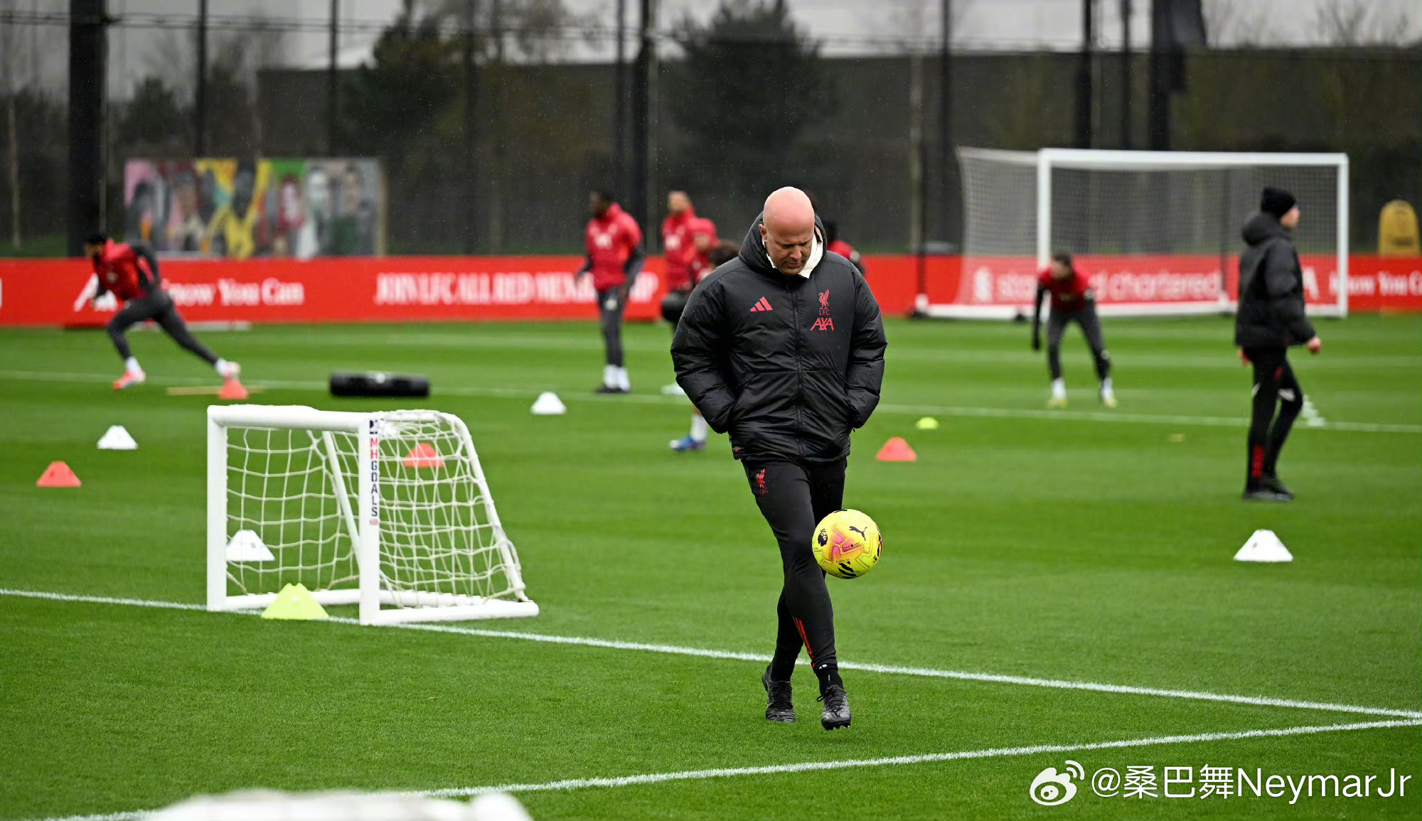 保级队与豪门狭路相逢，求生欲与争四心交织，信念之战一触即发，谁将笑到最后？时间：