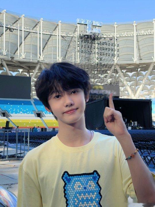 张奕然提前祝大家新年快乐 张奕然奶黄包 张奕然奶黄包真的好可爱啊 