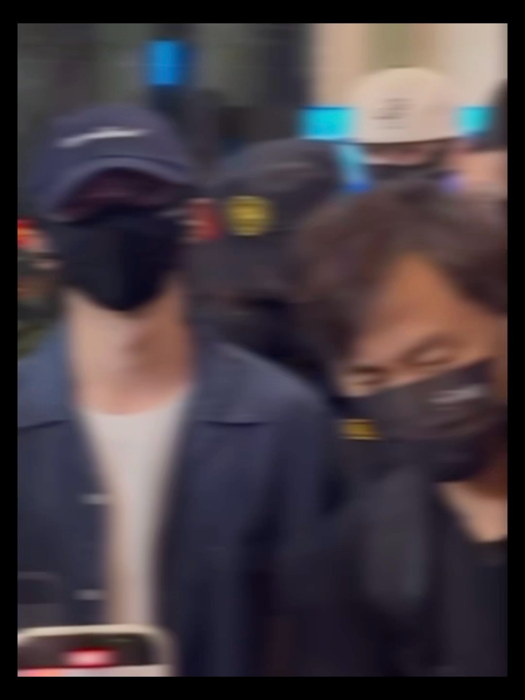 哥哥你身后好像有鬼……一直在警告 