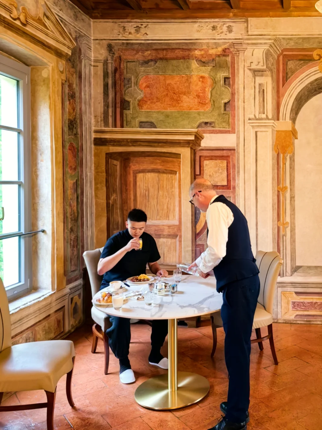 米兰希尔顿格芮精选酒店：100欧住进宫殿里