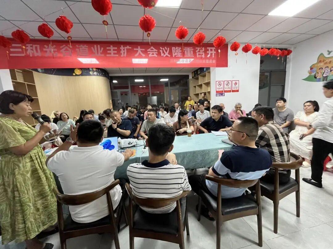 取消物业费阻力非常大，很多人都在这条利益链条上 
 
算一笔账你就明白这事为什么