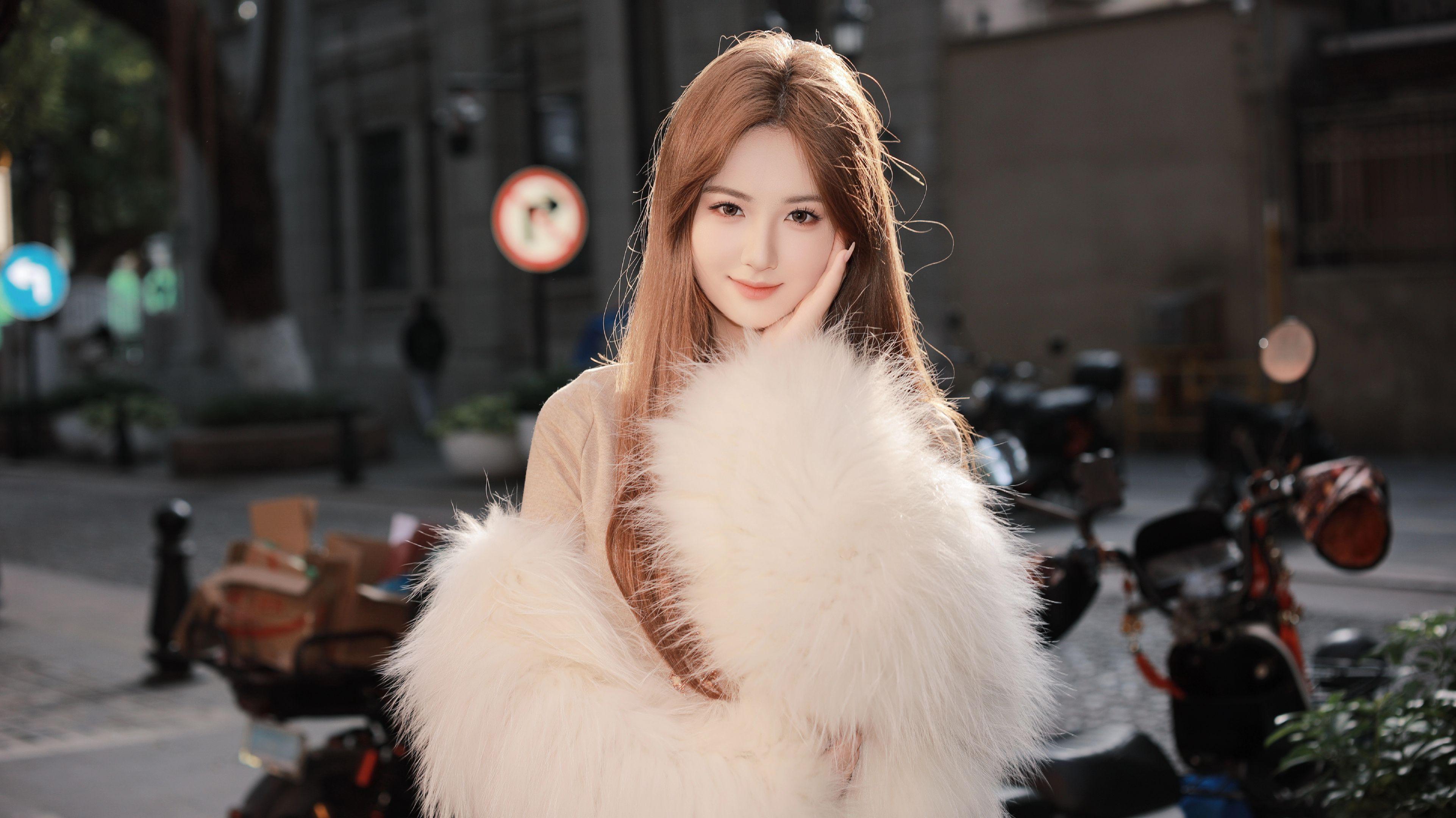 带你感受沙面的阳光☀️。沙面街拍返图丨随机给陌生人拍照