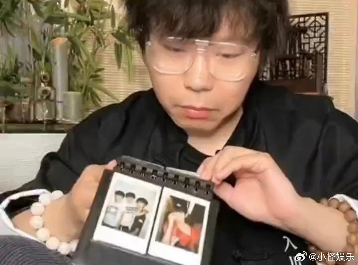 时代峰峻前老板这下惹到真饭圈了 大家都以为偶像制作人会持续深耕文娱领域，结果黄锐