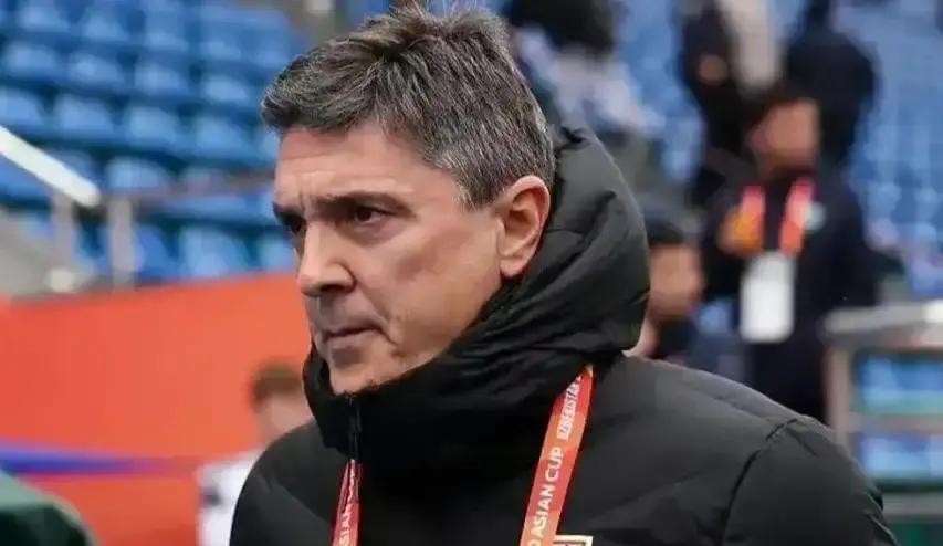 伊拉克主帅说，他们根本没研究中国队的录像。
 
你猜他们练什么？在迪拜，和沙特、