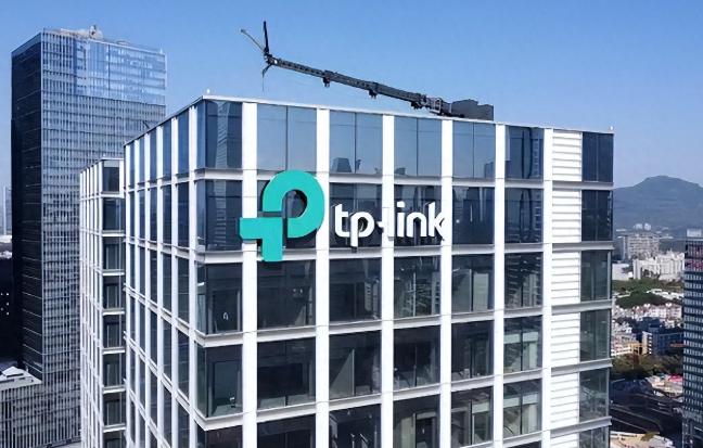 砸100万求美国身份！路由器巨头的妥协，为何难破困局？

小派今天要和大家聊一件