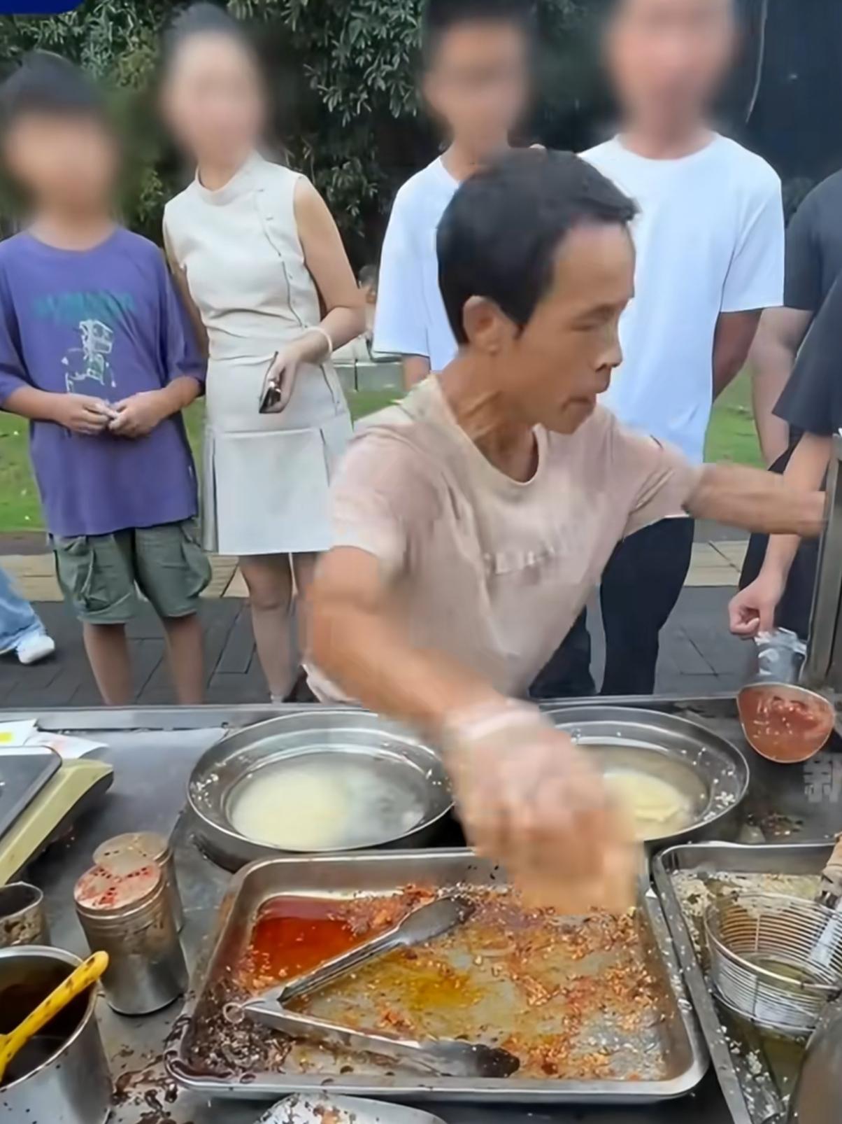 为什么那么多做炸鸡排的，只有鸡排哥火了？如果换做你是鸡排哥，你愿意火吗？鸡排哥 