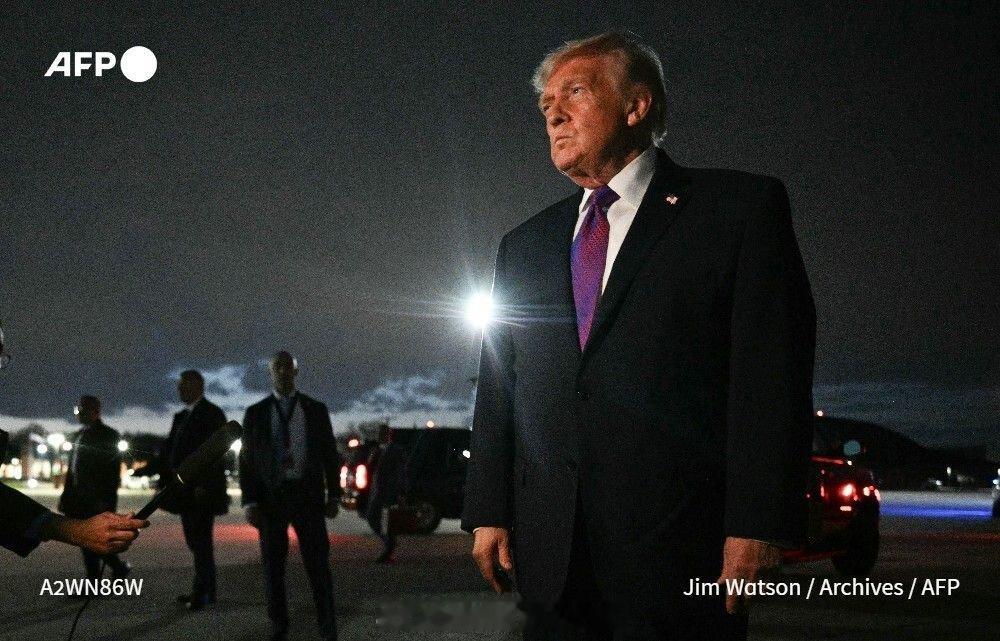 美以伊最新局势 美国总统唐纳德·特朗普周四表示，对他来说，阻止伊朗拥有核武器比担