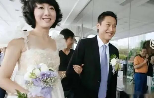 2012年，西安23岁女子患尿毒症，为了活下去她和患骨髓瘤男子签下结婚协议:“婚