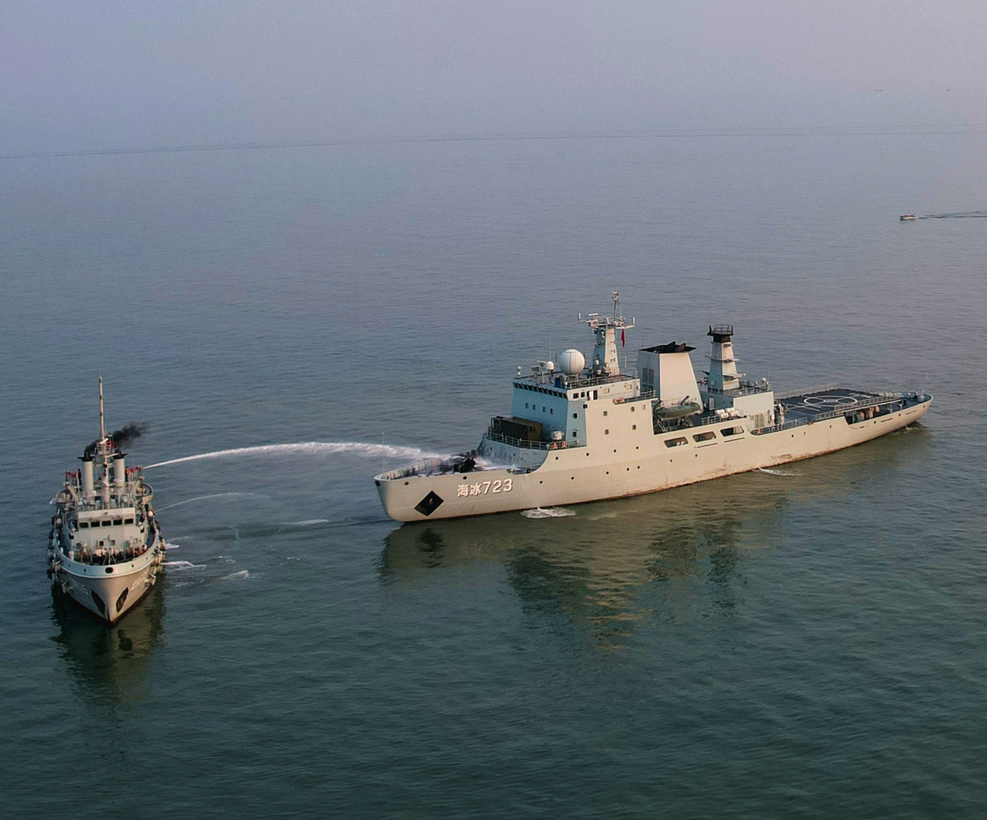 时间真快，海冰723船都入列十年了可连续破除1米厚的当年冰层烽火问鼎计划中国海军