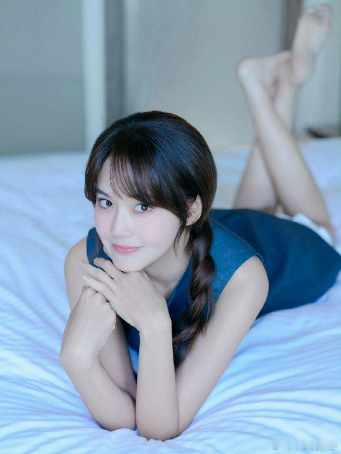 新年第一桶金是张佳宁给的 张佳宁在《过家家》路演发刮刮乐，“小财迷”送福气，现场