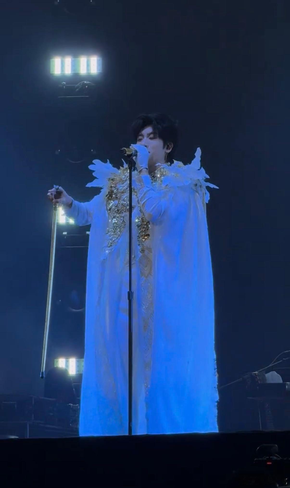 杨和苏巡演上海收官场 杨和苏上海收官场圆满落幕！用说唱诠释热爱与坚持，舞台上的他