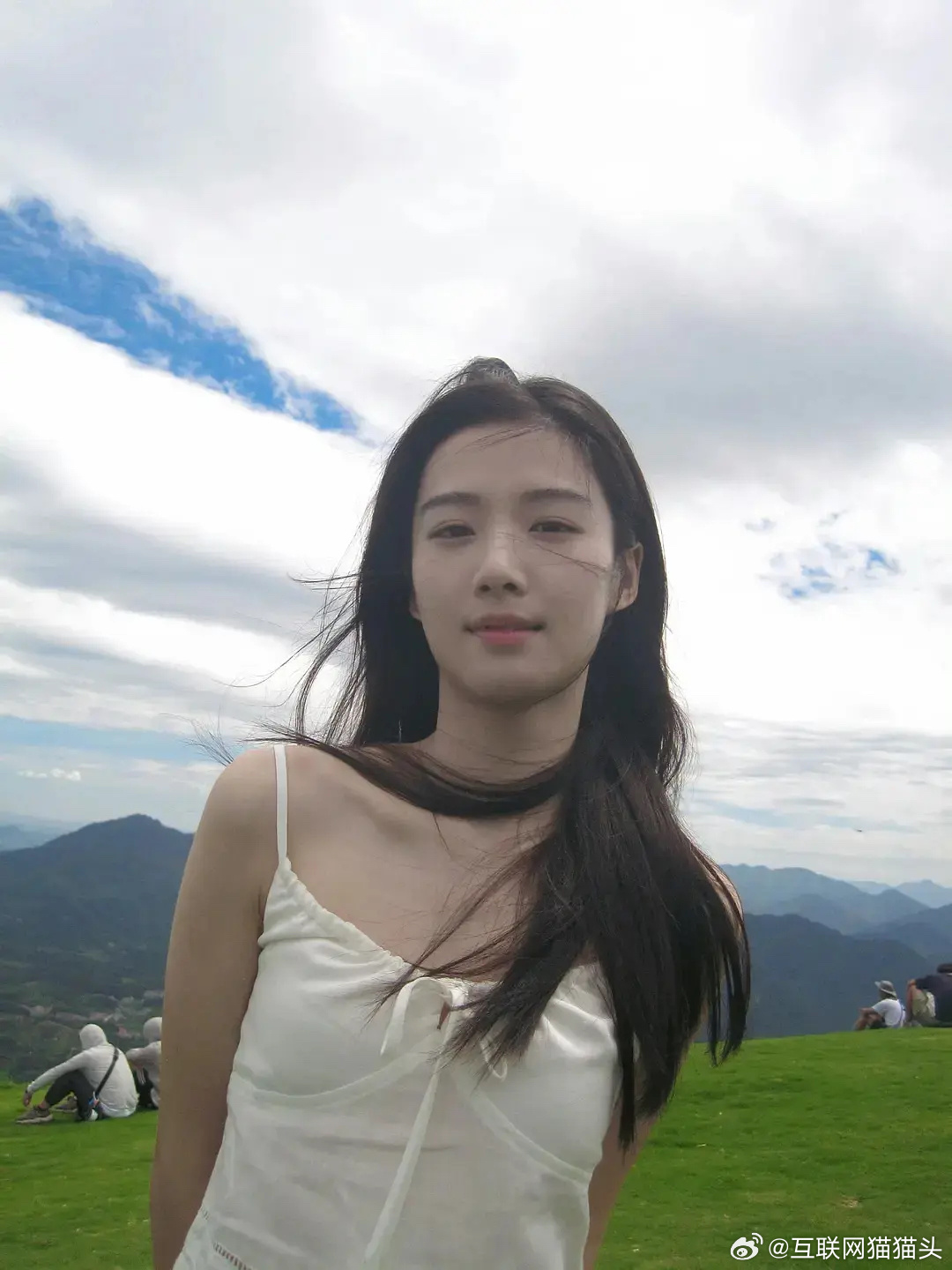 卢昱晓瘦了更是氧气美女了 