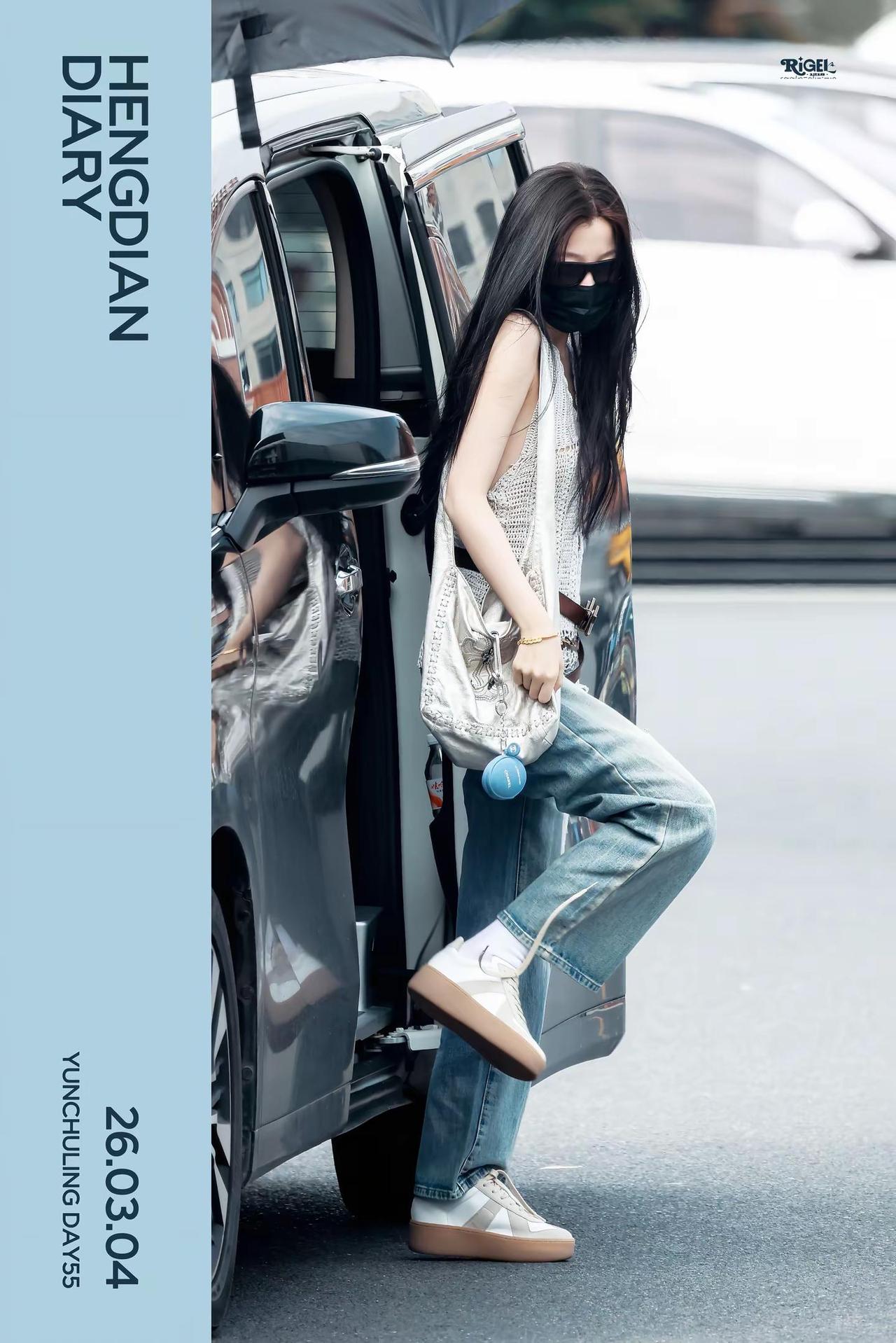 不看🙈失败。虞书欣 辣妹穿搭 云初 云初令 虞书欣横店时装周 @虞书欣Esth