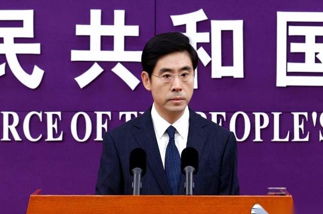 想把整个公司，连人带技术，打包20亿美金卖给美国人，你以为跑到新加坡注册一下，换