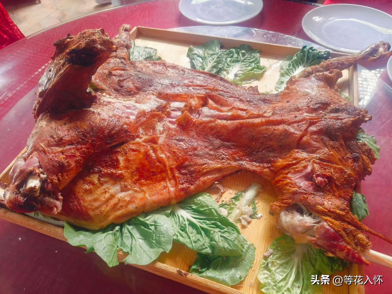 梁羽生是很传统的文人，家国情怀始终放在首位，拍出来没有市场和观众。