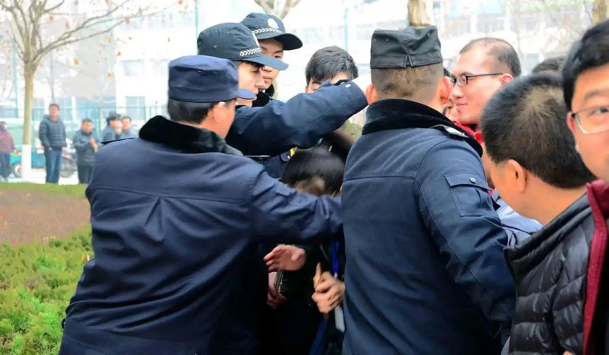 安斯泰来高管被捕、袁克勤教授落网，国家安全部这次不再低调，直接把日本间谍的底裤挂