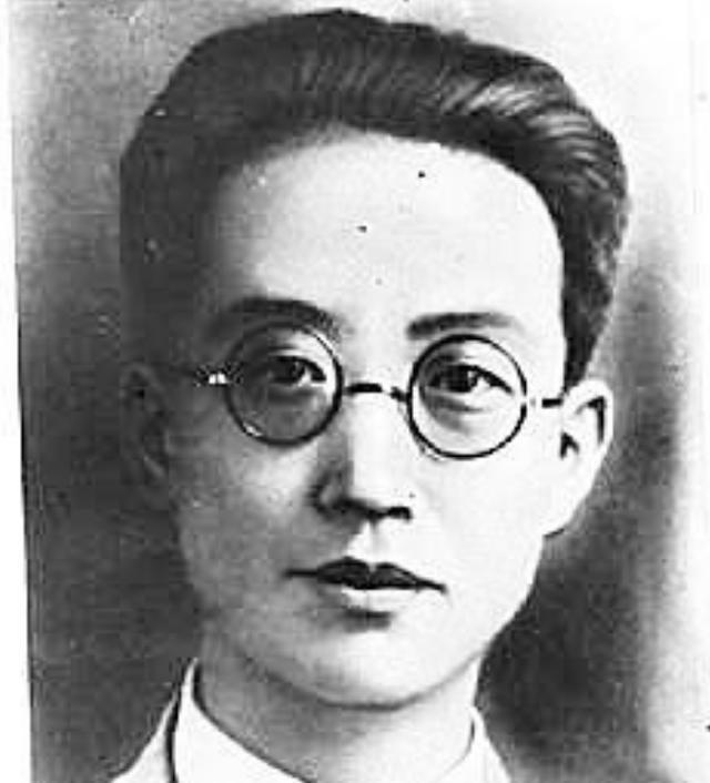 1929年，莫斯科。瞿秋白的亲弟弟瞿景白，突然在苏联“人间蒸发”，令瞿秋白心痛不