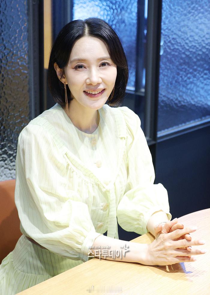 【吴贤庆谈及对演员这份职业的热爱与责任感】吴贤庆表示“ 因为是演员，所以就得做。