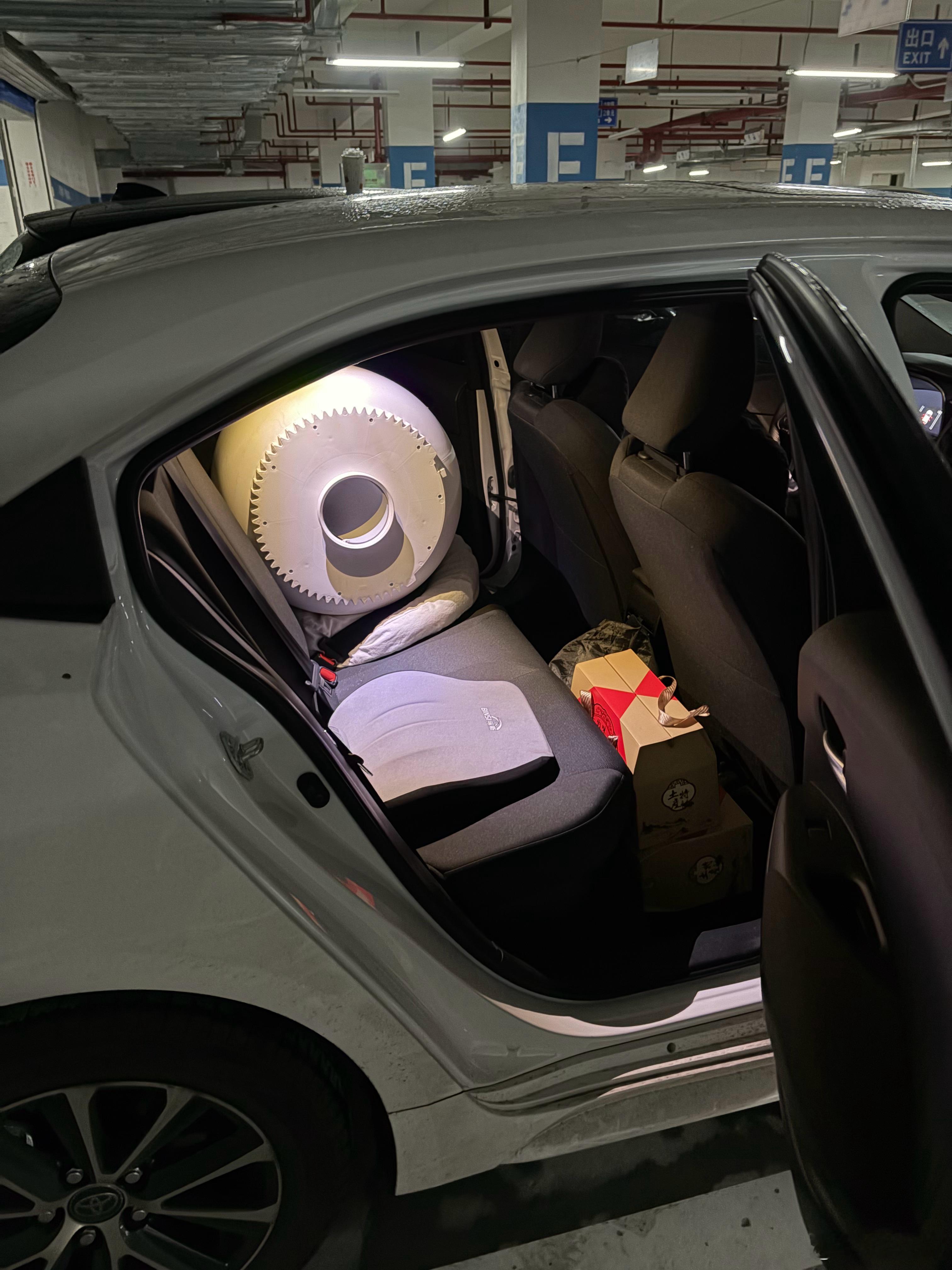 把丰田雷凌 弄到广东用一段时间，感觉它真的像回老家了一样：1、空调够冻，广东的天