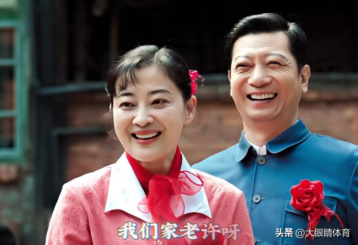 谁能想到啊，《父母爱情》里那个温婉的安杰，和憨厚的老丁，十年后走上了两条完全不同