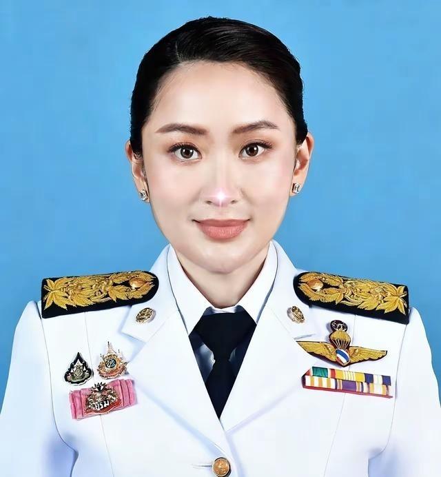 泰国传来消息！ 3月17日，泰国能源部长宣布，因中东局势导致霍尔木兹海峡航运大幅