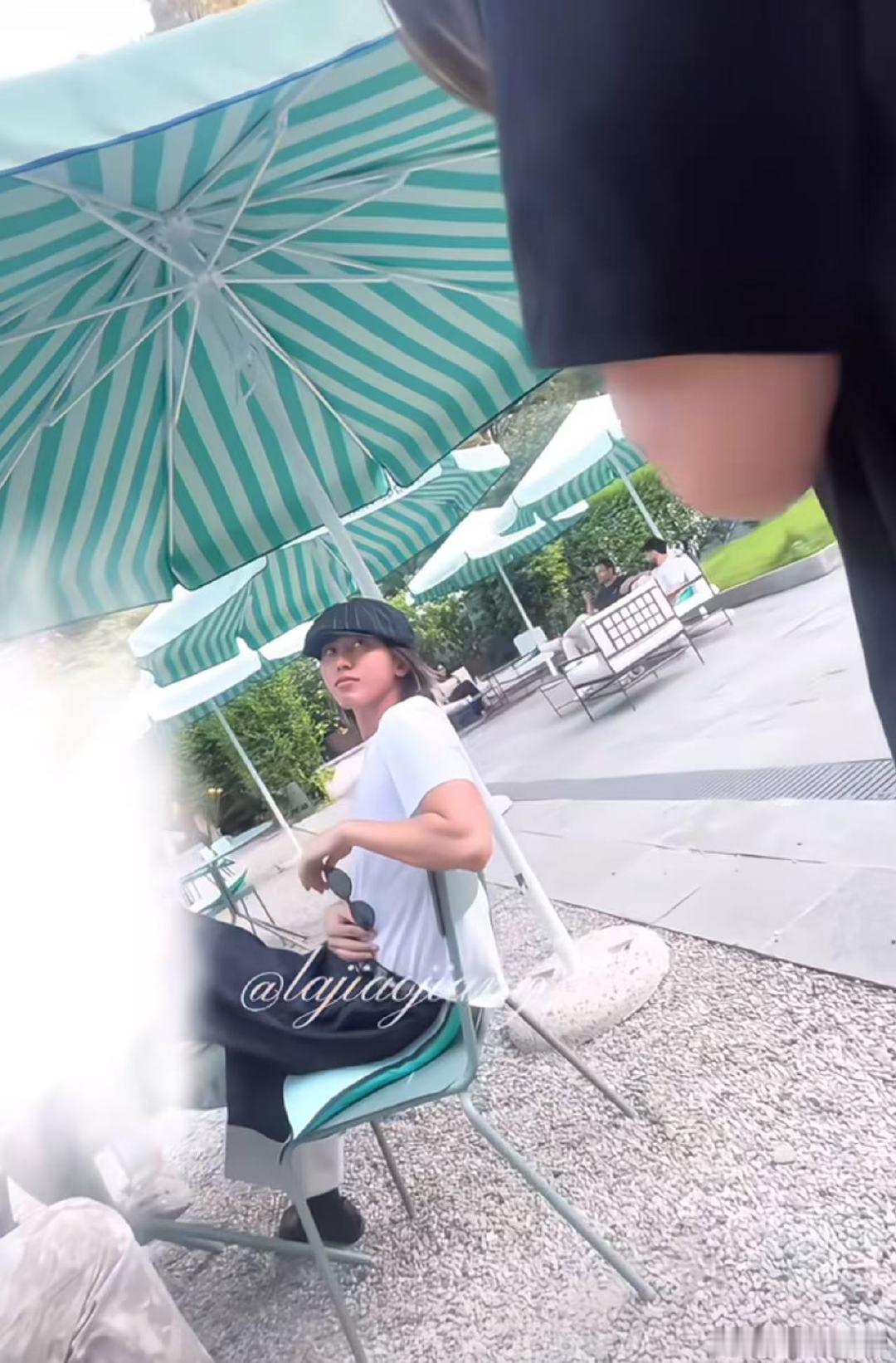 偶遇蔡徐坤并且握到了手偶遇蔡徐坤并且握到了手！蔡徐坤竟然主动和我握手