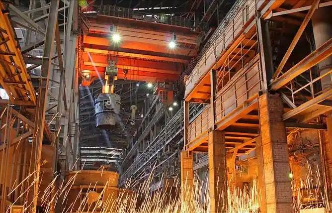 中国宝武钢铁年产量超过美国、俄罗斯、日本、德国四国产量总和，居世界第一。但产量本