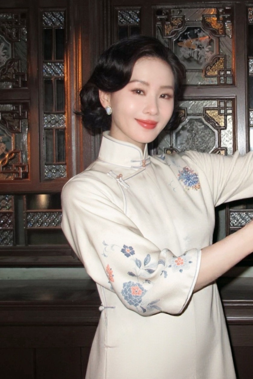 凌汶 旧时光里的东方美人看了刘诗诗的这个旗袍照真的好期待千里江山图马上就要看到千