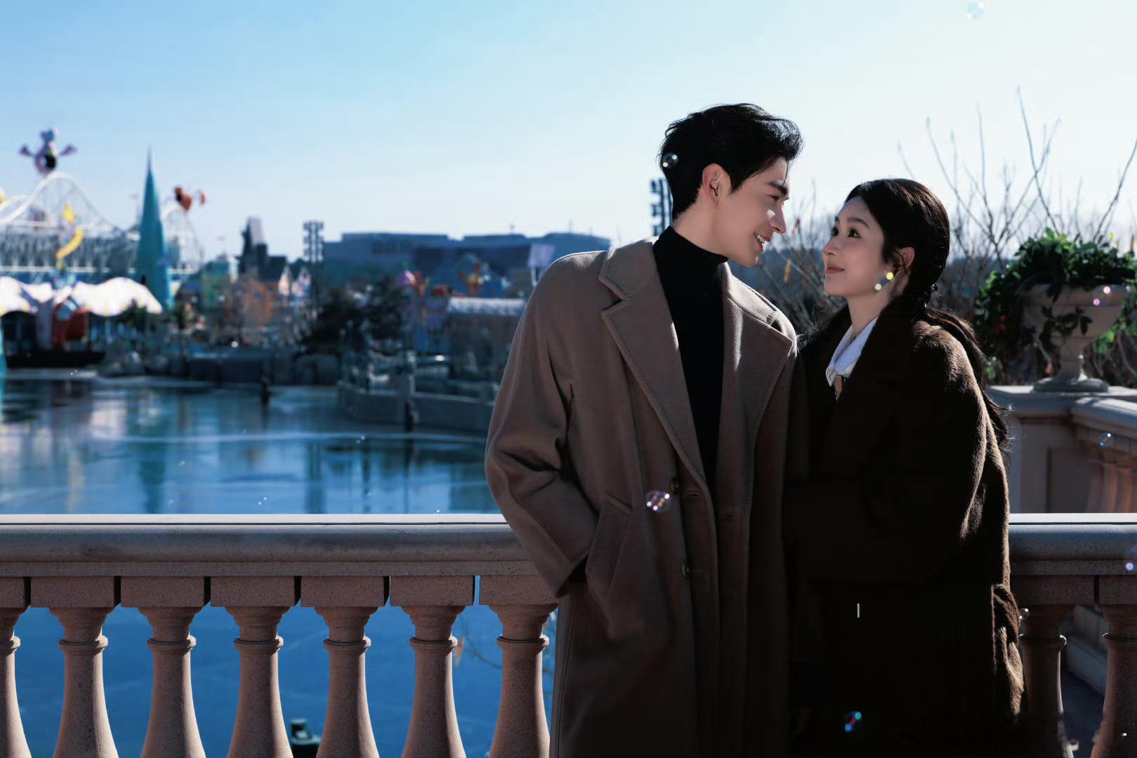 陈星旭王玉雯出片和抽象都干了原来陈星旭王玉雯去环球影城不仅录了抽象视频还美美出片