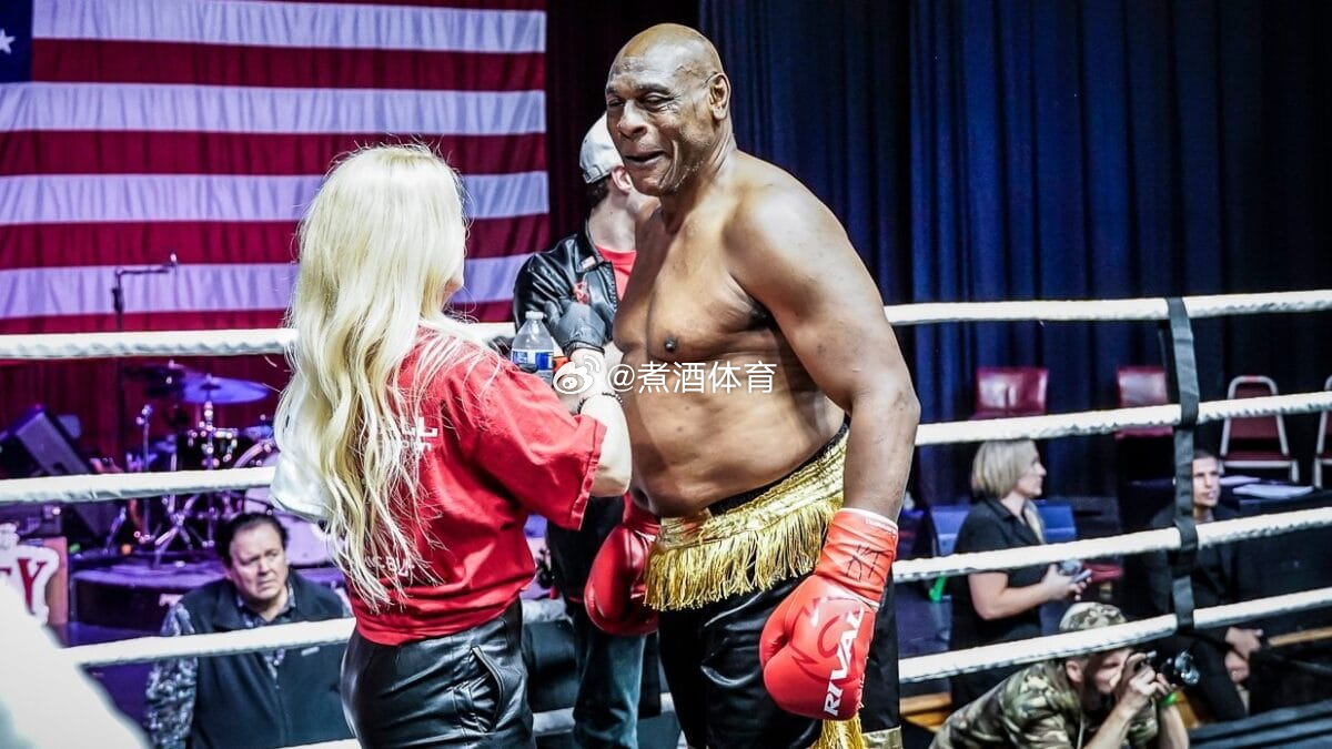 拳坛速递 2024年 宣布重新回归赛场的 前WBC重量级拳王“原子公牛”奥利弗-