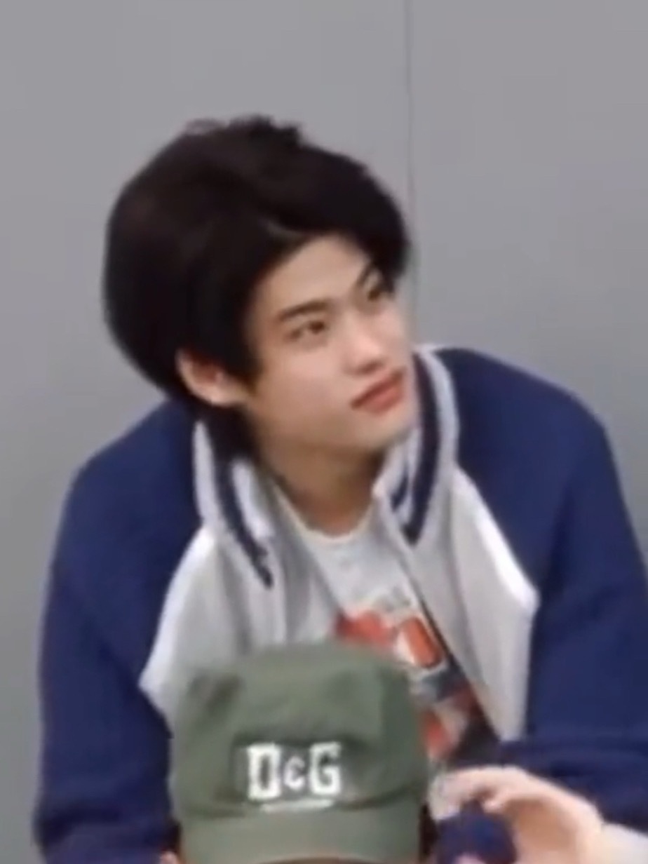 刷到这张图愣了一下