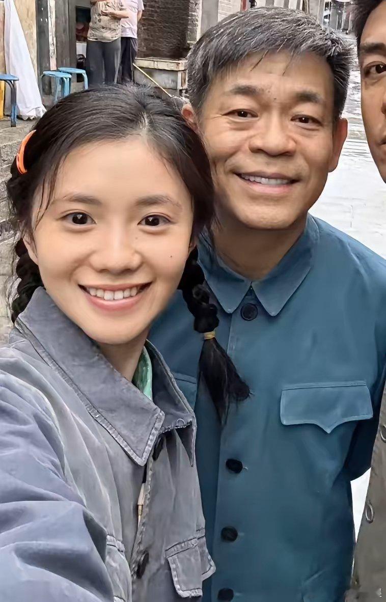 孙浩第一次跟刘浩存合作，采访里孙浩一点不绕弯，直接爆了个大实话：刘浩存私下，真不