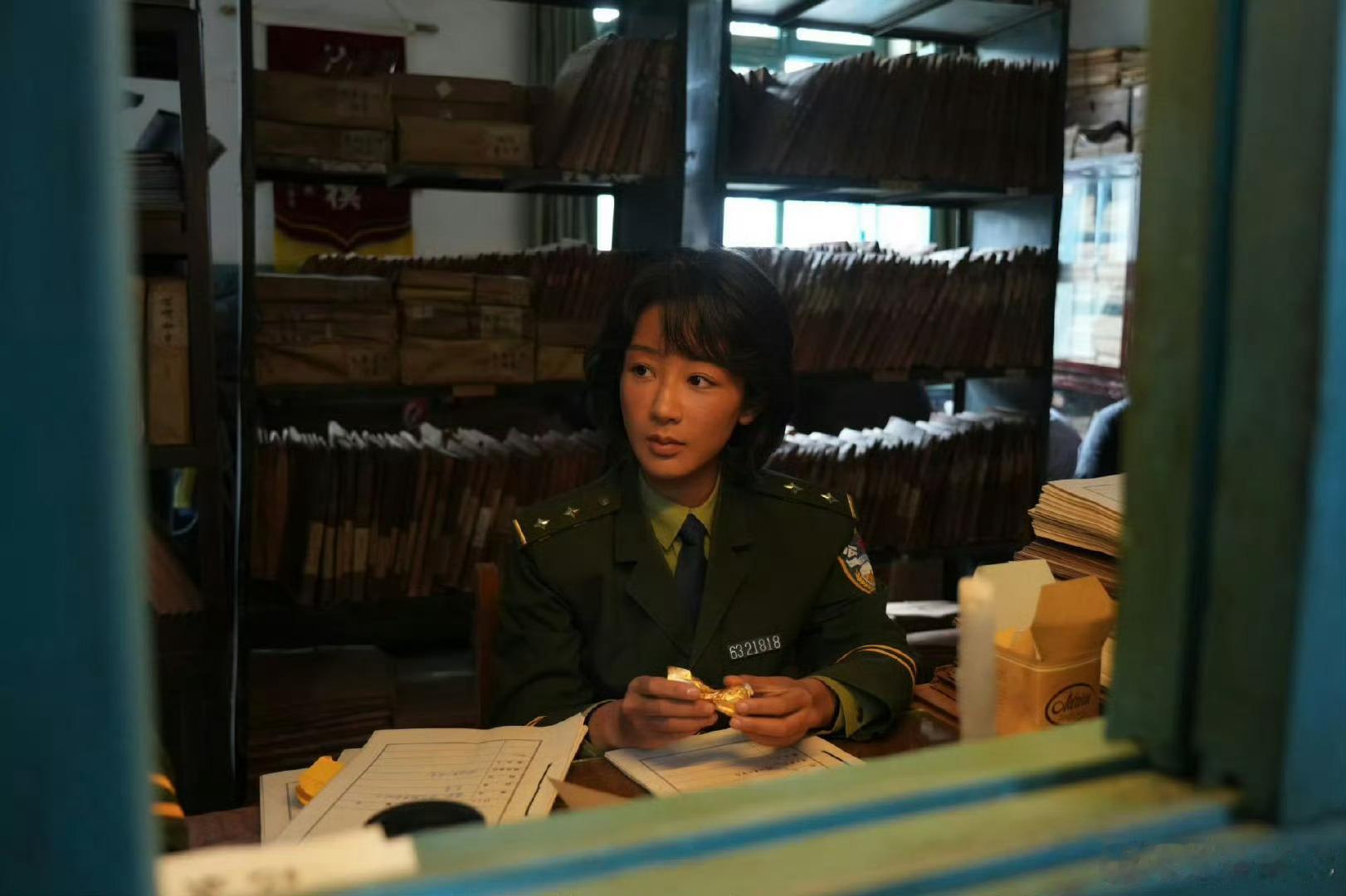 杨紫给白菊录了很多番外 从镜头到纸笔，杨紫完成了对白菊的“双重演绎”。那些番外日