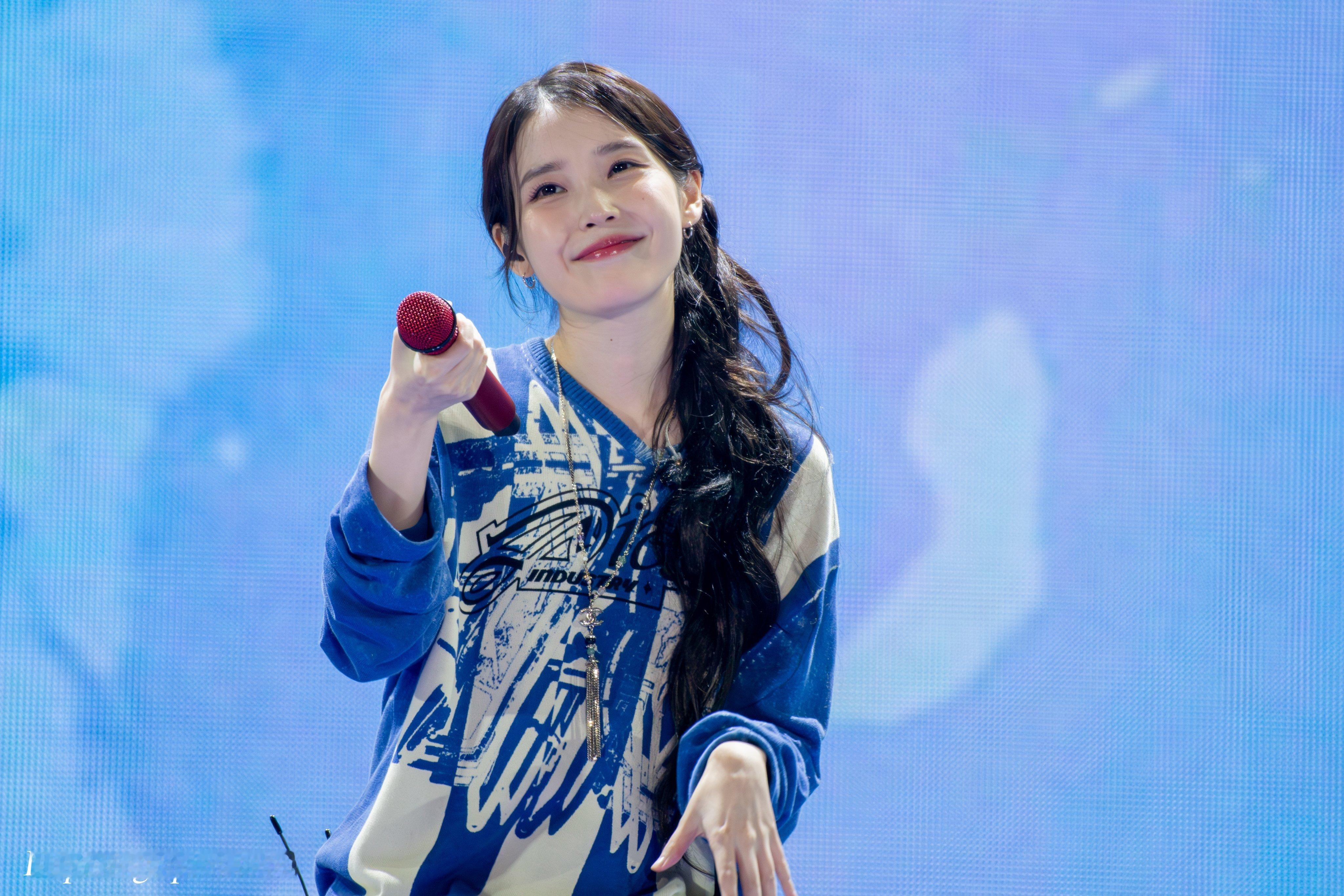 IU[超话]  🌸IU出道十七周年快乐 250914 IU Byesummer