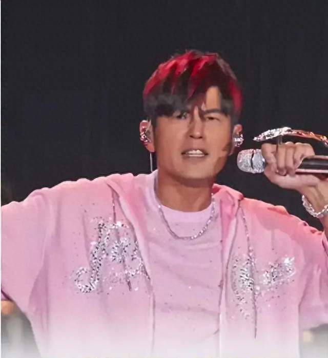 路都走不稳还开演唱会，这一次，谁也“救”不了糊弄粉丝的周杰伦