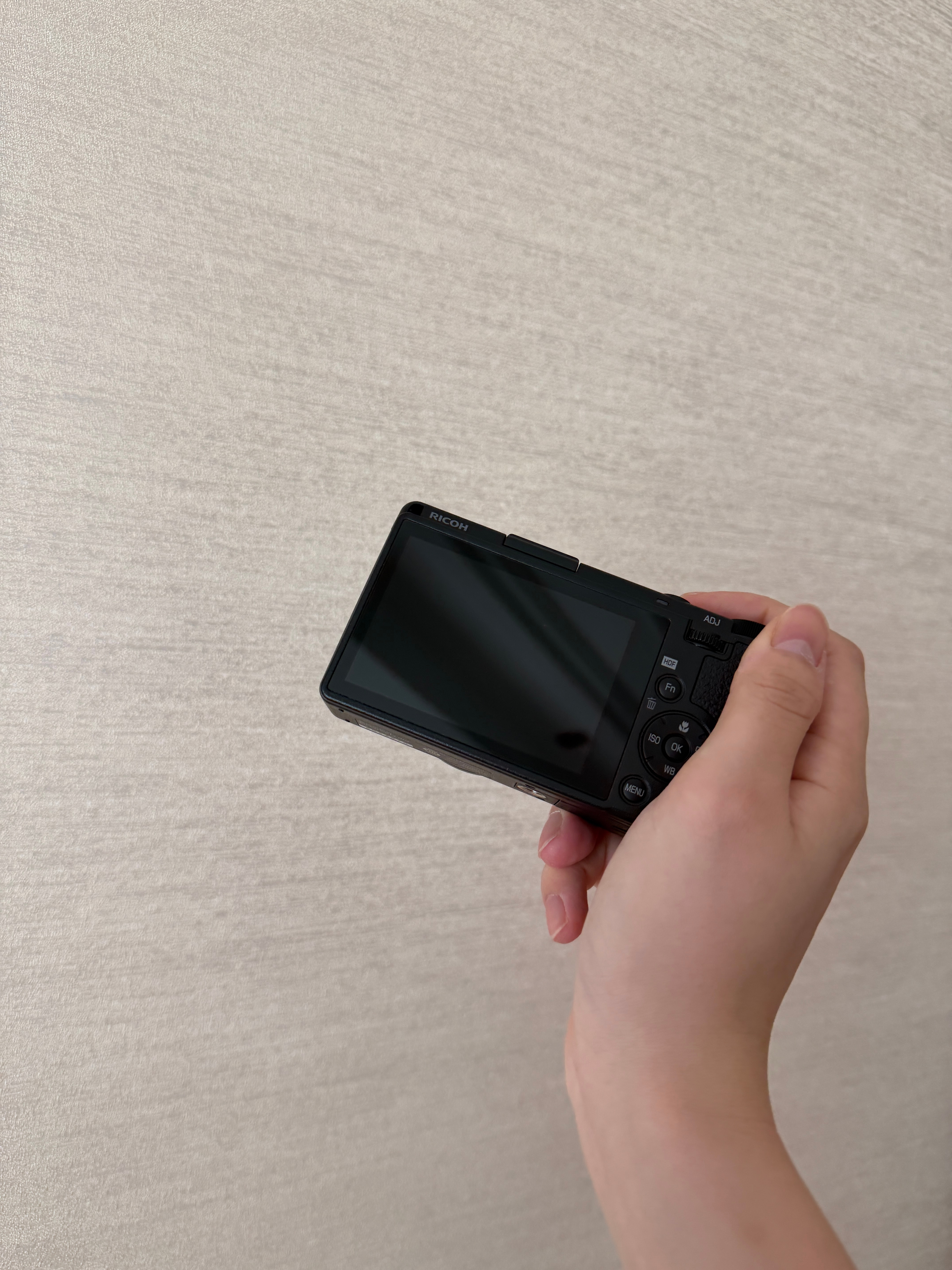 有一说一，理光这相机手感还真不错啊[笑cry] ​​​